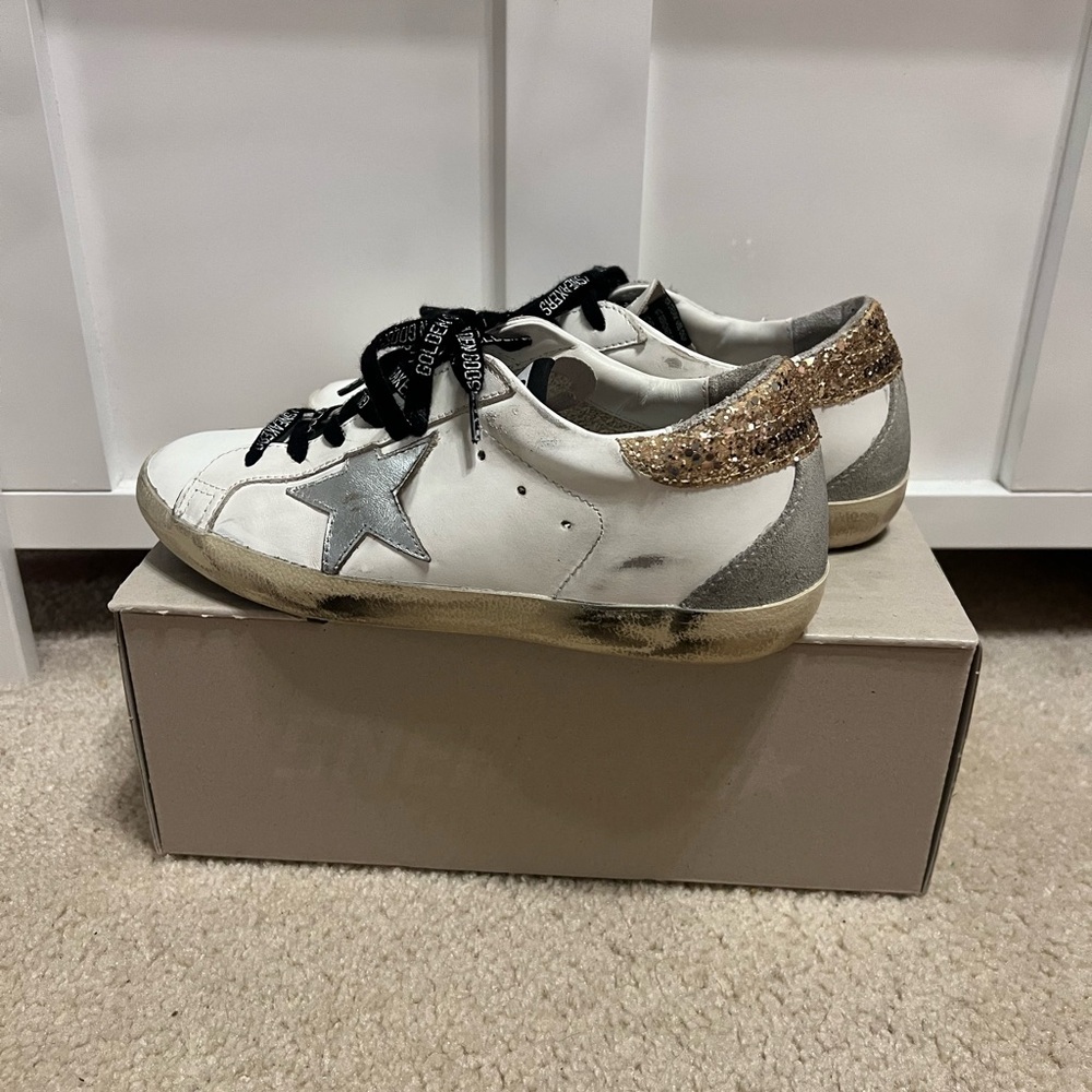 Golden Goose White and Gold Sneakers Casual Chic